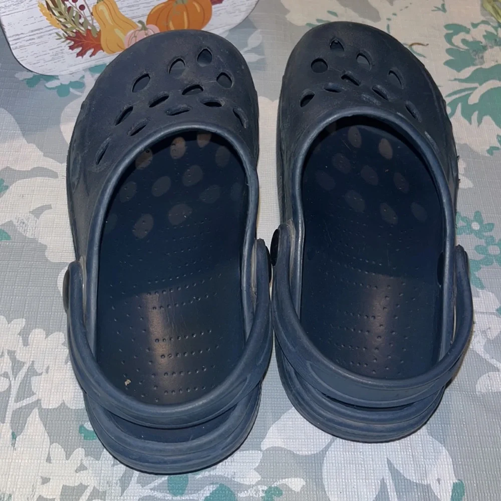 Croc Like Navy Blue Youth Slip on Shoes sz Y 12/ 13 EUC